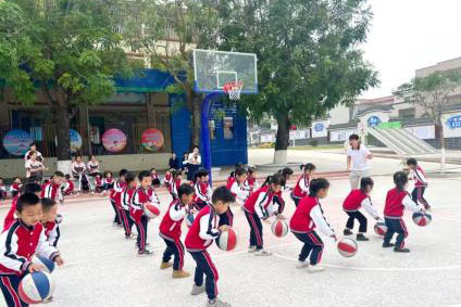 Sunward Reading for Future – Xinqiang Primary School, Yueyang County